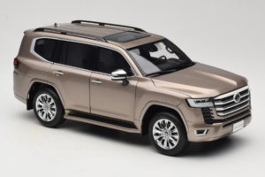 Toyota Land Cruiser LC300 ZX Złoty LCD 1:18 LCD18013-ZX-GO Metal — zdjęcie 6 z 8