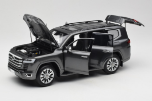 Toyota Land Cruiser LC300 ZX Szary LCD 1:18 LCD18013-ZX-GR Metal — zdjęcie 2 z 8