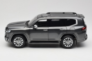 Toyota Land Cruiser LC300 ZX Szary LCD 1:18 LCD18013-ZX-GR Metal — zdjęcie 4 z 8