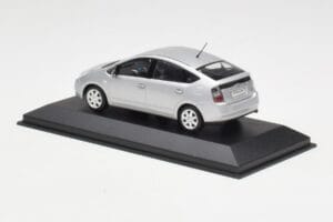 Toyota Prius Srebrny Minichamps 1:43 TOYOTA005 Metal — zdjęcie 3 z 4