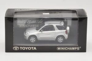 Toyota RAV4 XA20 Srebrny Jasne Wnętrze Minichamps 1:43 31434205 Metal — zdjęcie 4 z 4
