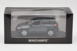 Toyota RAV4 XA20 Zielony Minichamps 1:43 TOYOTA008 Metal — zdjęcie 4 z 4
