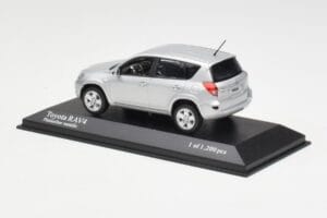 Toyota RAV4 XA30 Srebrny Minichamps 1:43 400166570 Metal — zdjęcie 3 z 4