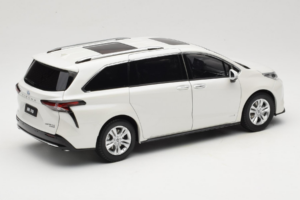 Toyota Sienna XL30 Biały OEM 1:18 TOYOTA013 Metal — zdjęcie 3 z 8