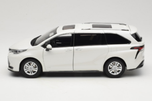 Toyota Sienna XL30 Biały OEM 1:18 TOYOTA013 Metal — zdjęcie 4 z 8