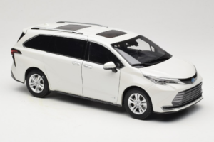 Toyota Sienna XL30 Biały OEM 1:18 TOYOTA013 Metal — zdjęcie 6 z 8