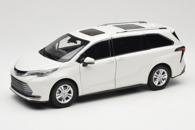 Toyota Sienna XL30 Biały OEM 1:18 TOYOTA013 Metal