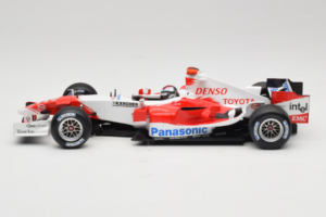 Toyota TF105 #16 J. Trulli Panasonic Toyota Racing 2005 Minichamps 1:18 100050016 Metal — zdjęcie 3 z 7