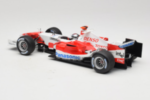 Toyota TF105 #16 J. Trulli Panasonic Toyota Racing 2005 Minichamps 1:18 100050016 Metal — zdjęcie 5 z 7