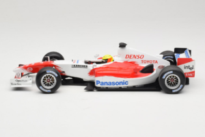 Toyota TF105 #17 R. Schumacher Panasonic Toyota Racing Showcar 2005 Minichamps 1:18 100050087 Metal — zdjęcie 3 z 7