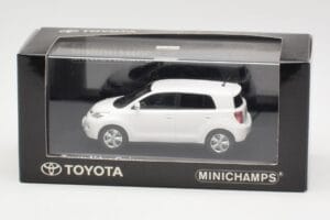 Toyota Urban Cruiser Biały Minichamps 1:43 400166960 Metal — zdjęcie 2 z 3