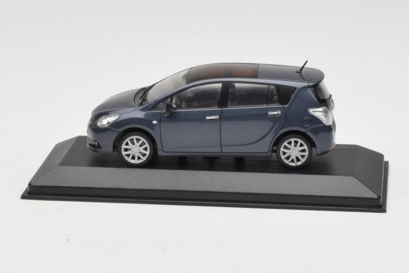 Toyota Verso Grey Metallic Minichamps 1:43 TOYOTA011 Metal