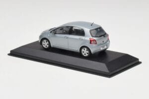 Toyota Yaris Mk2 Glacier Niebieski Minichamps 1:43 TOYOTA001 Metal — zdjęcie 3 z 4