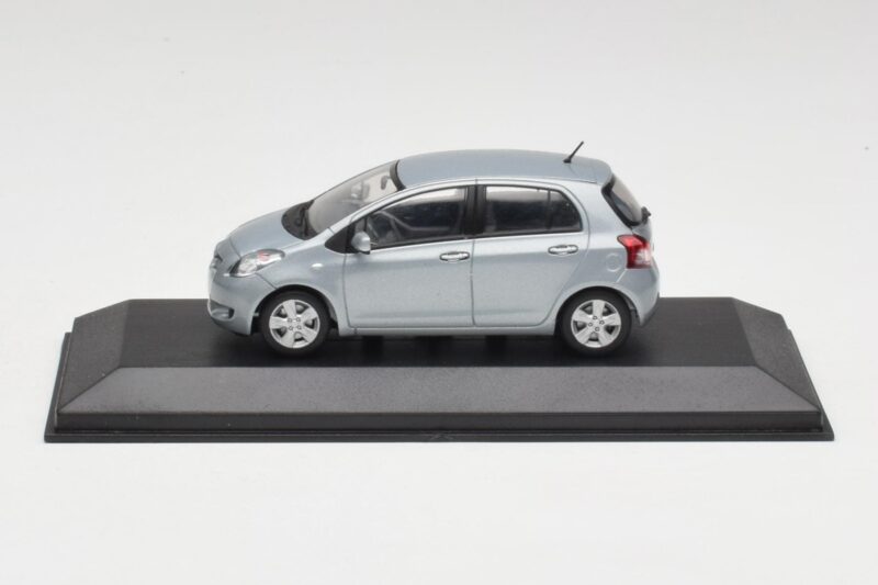 Toyota Yaris Mk2 Glacier Niebieski Minichamps 1:43 TOYOTA001 Metal