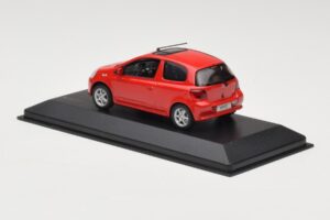 Toyota Yaris TS Czerwony Minichamps 1:43 430166062 Metal — zdjęcie 3 z 4
