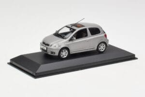 Toyota Yaris XP10 TS Szary Minichamps 1:43 TOYOTA007 Metal — zdjęcie 3 z 3