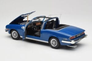 Triumph Stag Mk1 Sapphire Blue Revell 1:18 08815 Metal — zdjęcie 5 z 8