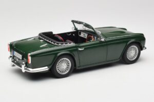 Triumph TR4 British Racing Green Revell 1:18 08827-T1 Metal — zdjęcie 3 z 8