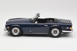 Triumph TR6 PI Ciemnoniebieski Minichamps 1:18 155132032 Metal — zdjęcie 3 z 6