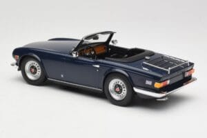 Triumph TR6 PI Ciemnoniebieski Minichamps 1:18 155132032 Metal — zdjęcie 5 z 6