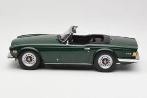 Triumph TR6 PI Ciemnozielony Minichamps 1:18 155132030 Metal — zdjęcie 3 z 6