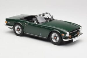 Triumph TR6 PI Ciemnozielony Minichamps 1:18 155132030 Metal — zdjęcie 4 z 6