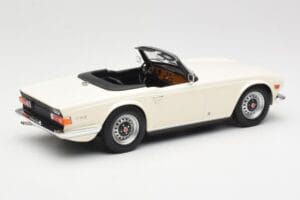 Triumph TR6 PI Biały Minichamps 1:18 155132035 Metal — zdjęcie 2 z 6