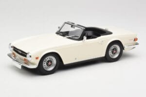 Triumph TR6 PI Biały Minichamps 1:18 155132035 Metal
