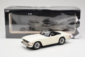 Triumph TR6 PI Biały Minichamps 1:18 155132035 Metal — zdjęcie 6 z 6