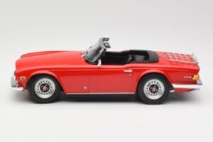 Triumph TR6 PI Czerwony Minichamps 1:18 155132031 Metal — zdjęcie 3 z 6