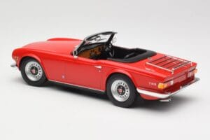 Triumph TR6 PI Czerwony Minichamps 1:18 155132031 Metal — zdjęcie 5 z 6
