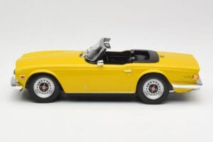 Triumph TR6 RHD Żółty Minichamps 1:18 155132034 Metal — zdjęcie 3 z 6