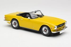 Triumph TR6 RHD Żółty Minichamps 1:18 155132034 Metal — zdjęcie 4 z 6