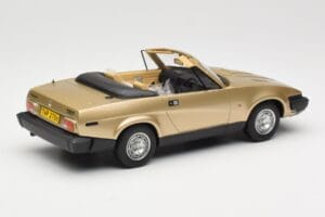 Triumph TR7 DHC Złoty BoS Models 1:18 BOS221 Żywica — zdjęcie 2 z 6