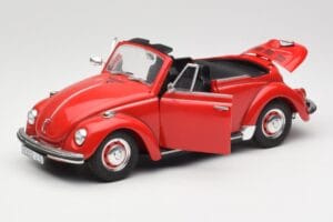 Volkswagen 1302 LS Kabriolet Czerwony Revell 1:18 08470 Metal — zdjęcie 2 z 8