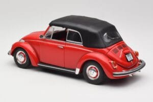 Volkswagen 1302 LS Kabriolet Czerwony Revell 1:18 08470 Metal — zdjęcie 7 z 8