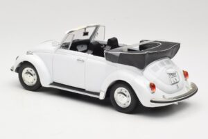 Volkswagen 1302 LS Kabriolet Biały Revell 1:18 08415 Metal — zdjęcie 7 z 8