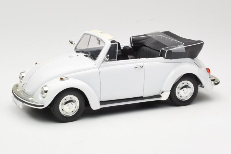 Volkswagen 1302 LS Kabriolet Biały Revell 1:18 08415 Metal