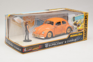 Volkswagen Beetle Bumblebee Transformers With Figure Metals Diecast 1:24 30114 Metal — zdjęcie 2 z 3