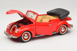 Volkswagen Beetle Kabriolet Czerwony Maisto 1:18 56010 Metal — zdjęcie 2 z 8