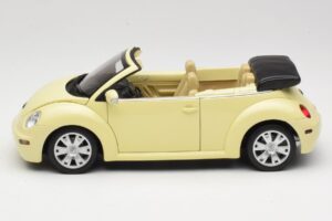 Volkswagen Beetle Kabriolet Żółty Gate 1:18 VW24108 Metal — zdjęcie 4 z 8