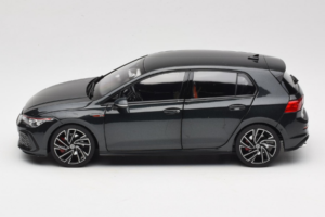 Volkswagen Golf GTI Mk8 Czarny Metallic Norev 1:18 188591 Metal — zdjęcie 4 z 8