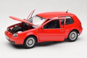 Volkswagen Golf Mk4 GTI Czerwony Revell 1:18 08943 Metal — zdjęcie 2 z 8
