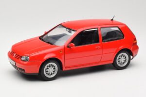 Volkswagen Golf Mk4 GTI Czerwony Revell 1:18 08943 Metal