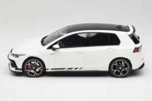 Volkswagen Golf Mk8 GTI Clubsport Pure White Otto 1:18 OT1221 Żywica — zdjęcie 3 z 6