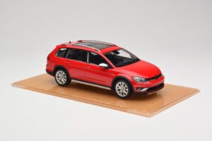 Volkswagen Golf Mk7 Alltrack Tornado Red DNA 1:18 DNA000035 Żywica — zdjęcie 4 z 6