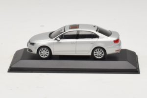 Volkswagen Jetta Mk6 Srebrny Minichamps 1:43 Volkswagen Jetta Mk6 Srebrny Minichamps 1:43 JETTA002 Metal