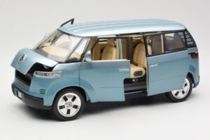 Volkswagen Microbus Concept Jasnozielony Revell 1:18 08444 Metal — zdjęcie 2 z 8