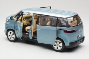 Volkswagen Microbus Concept Jasnozielony Revell 1:18 08444 Metal — zdjęcie 5 z 8