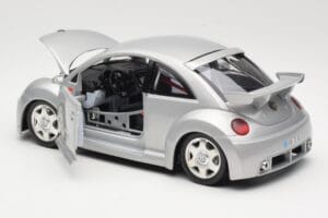 Volkswagen New Beetle RSi Srebrny Bburago 1:18 3306 Metal — zdjęcie 5 z 8